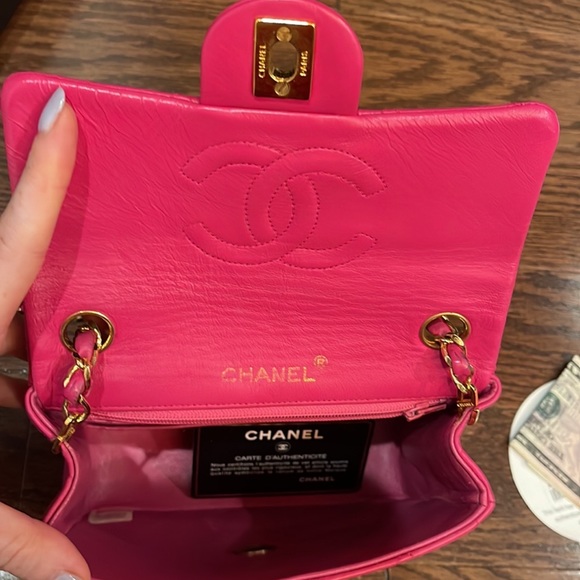 Chanel
Lambskin Quilted Mini Square
Flap Pink - Picture 2 of 5